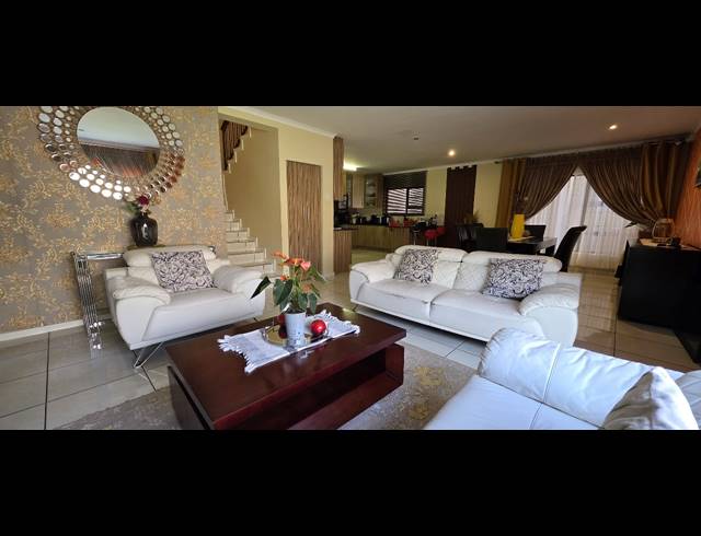 3 BEDROOM HOUSE FOR SALE IN SAFARI GARDENS